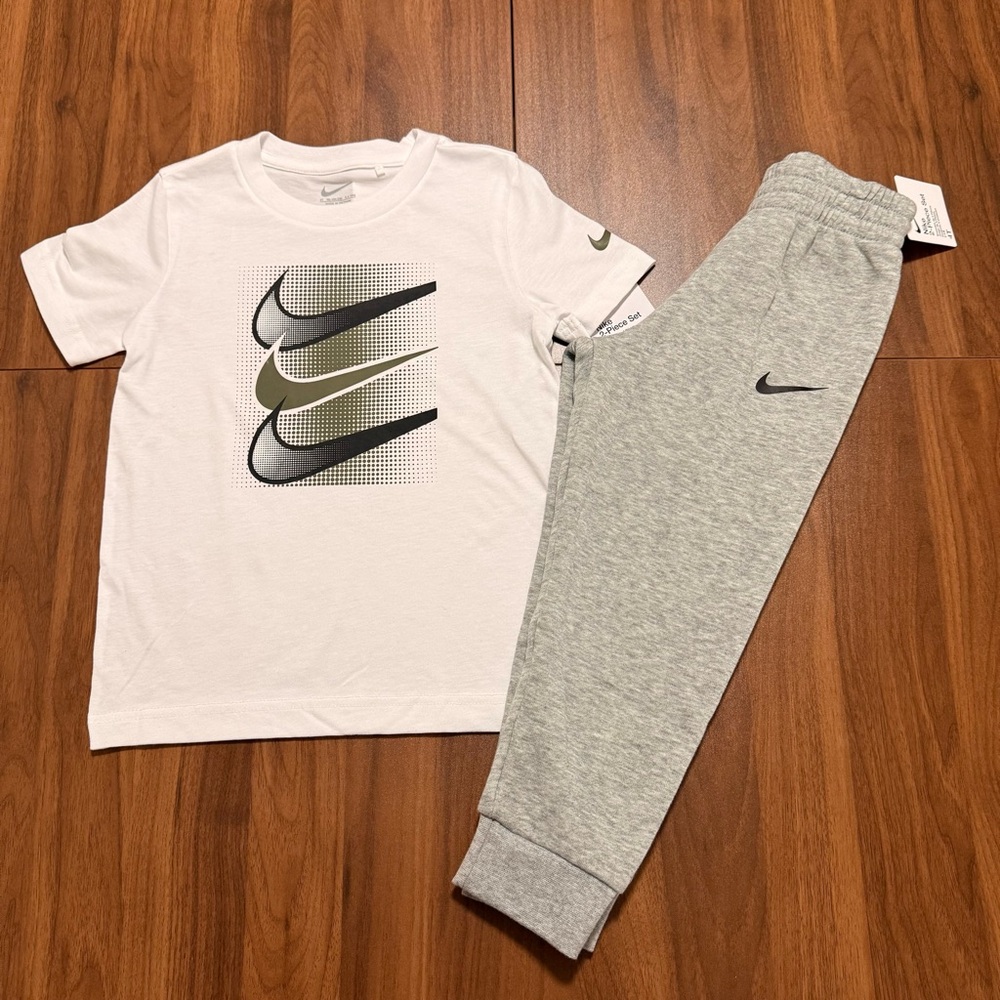 Nike Boys 2PC Outfit Set 4T White Tee Gray Joggers Matching Set Toddler NWT